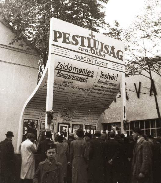Pesti Ujság reklámja a Budapesti Nemzetközi Vásáron a Városligetben, 1941