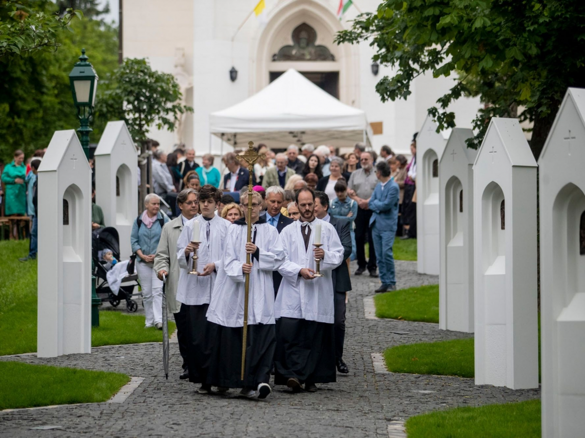 Megáldották a svábhegyi keresztutat és óvodát