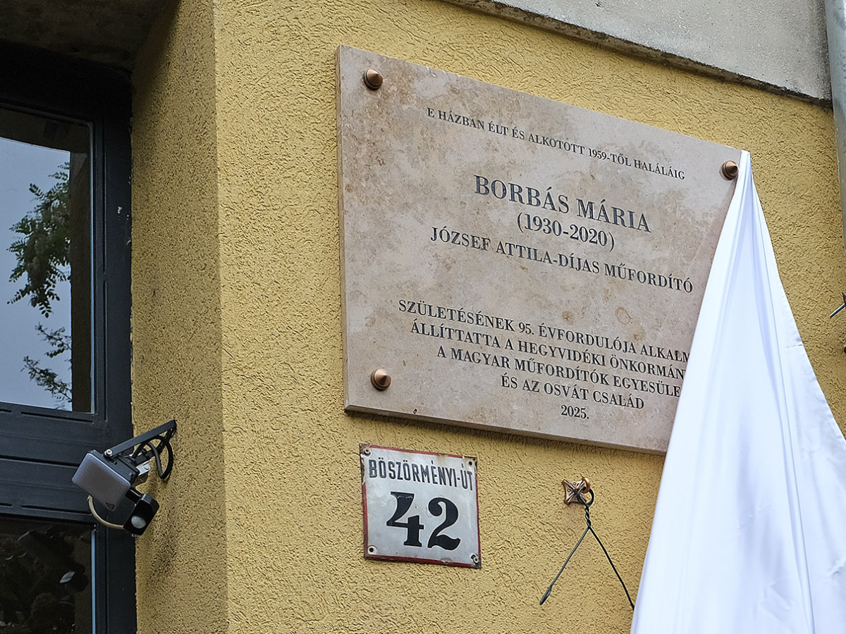 Emléktáblát kapott Borbás Mária műfordító