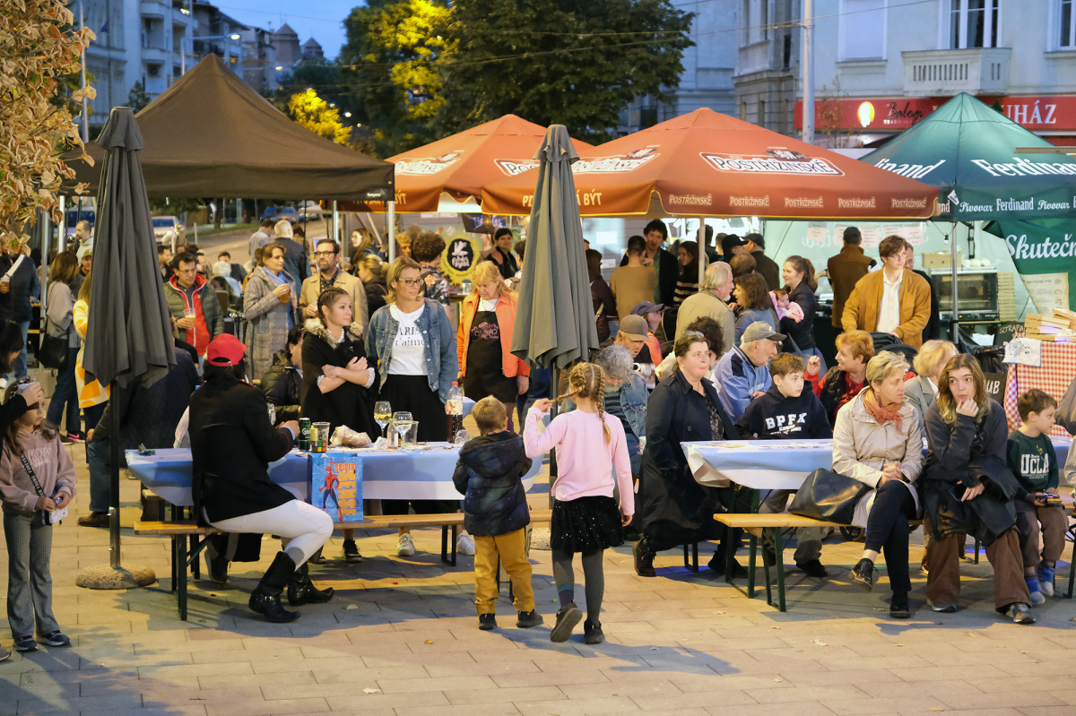 Ilyen volt a 'Szomszédom az egész világ!' - képekben