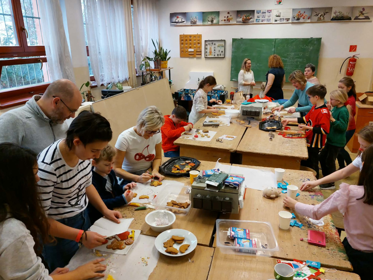 Mászóka, szerver és családi napok pályázati támogatással