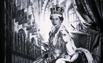 László Ferenc: A királynő | II. Erzsébet 100 éve